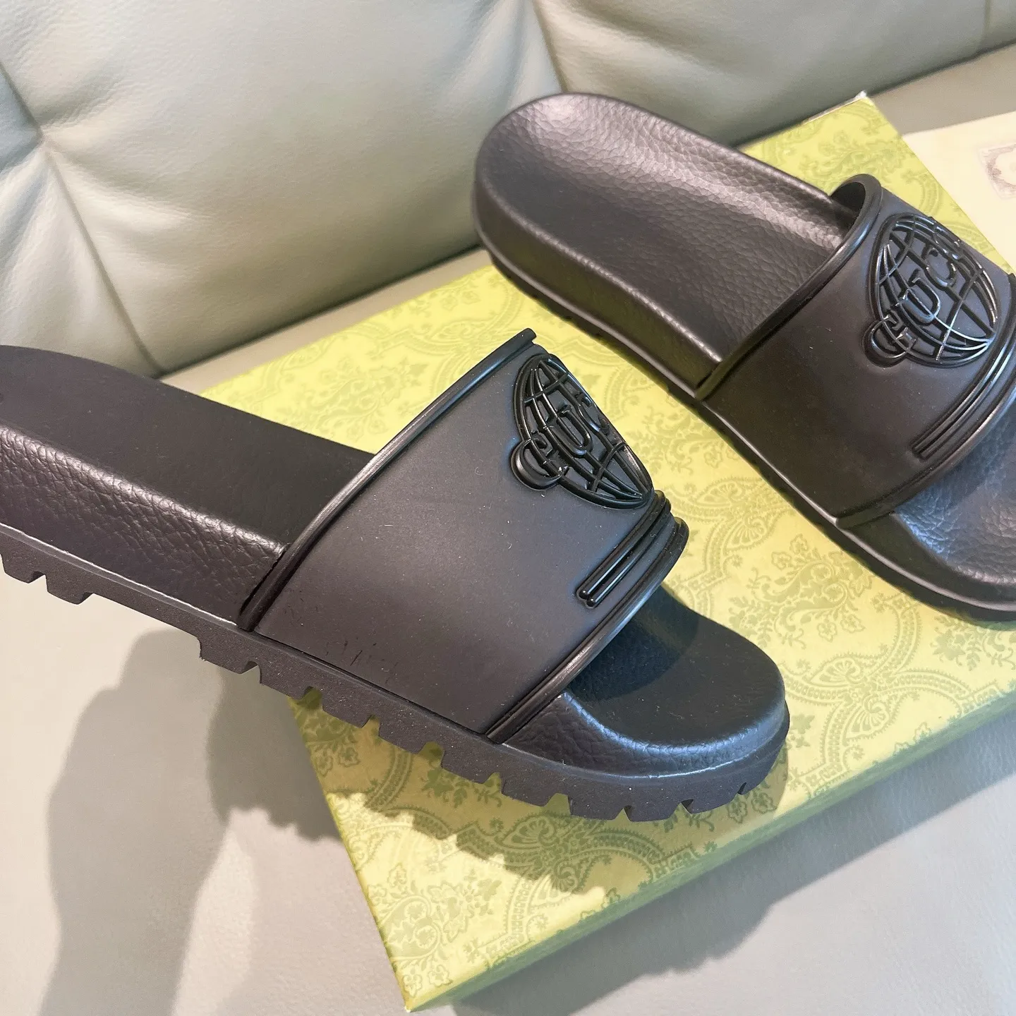 Men's Men's Shoes 130🐮🐮Gucci Gucci Slippers Gucci 2024 latest beach sandals slippers Original molding double G LOGO Original molding consistent Outsole: Men's Men's Shoes u double-layer outsole Size: 35-46